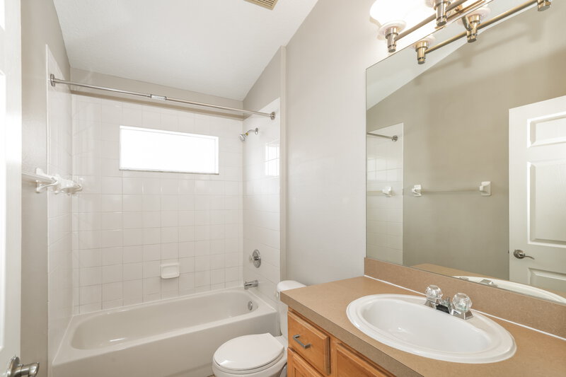 3,490/Mo, 5903 Browder Rd Tampa, FL 33625 Bathroom View