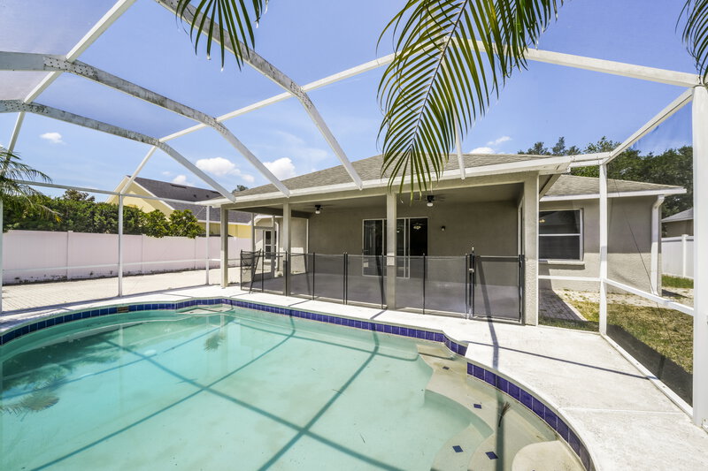 3,490/Mo, 5903 Browder Rd Tampa, FL 33625 Pool View