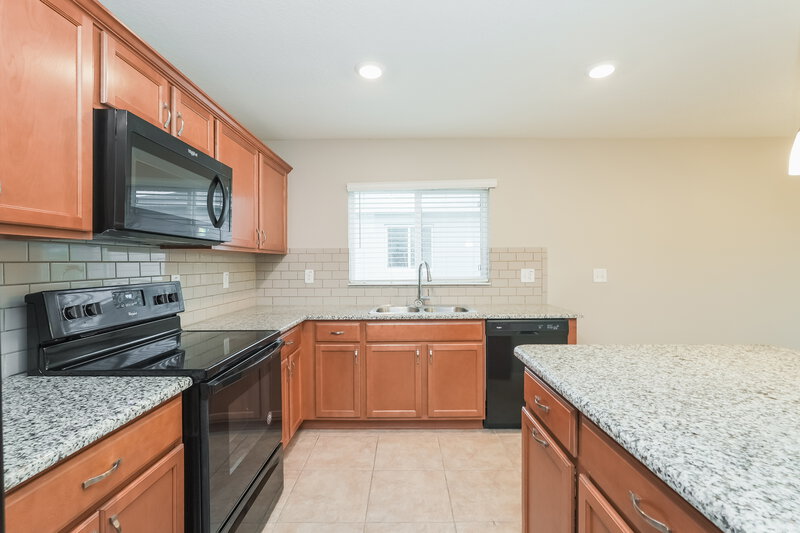 1,840/Mo, 7601 Muscovy Dr Lakeland, FL 33810 Kitchen View