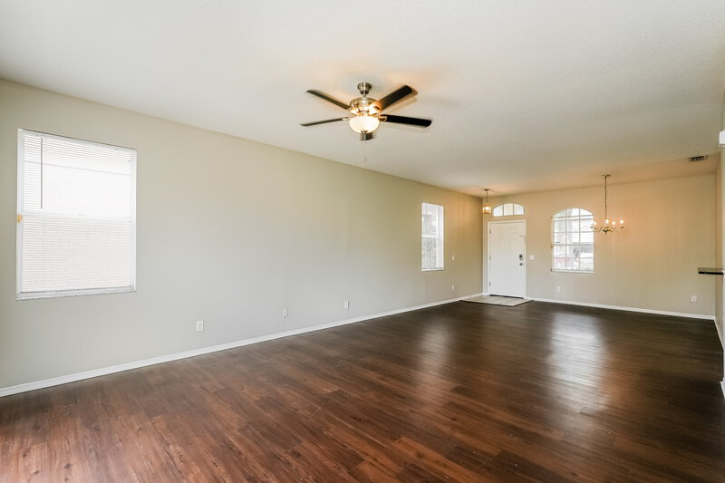 2,350/Mo, 9862 Morris Glen Way Temple Terrace, FL 33637 Living Room View 2