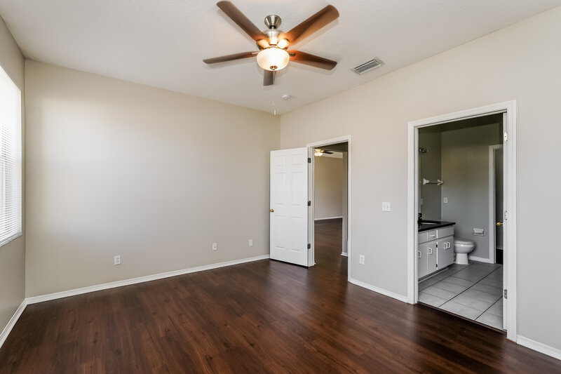 2,350/Mo, 9862 Morris Glen Way Temple Terrace, FL 33637 Main Bedroom View 2