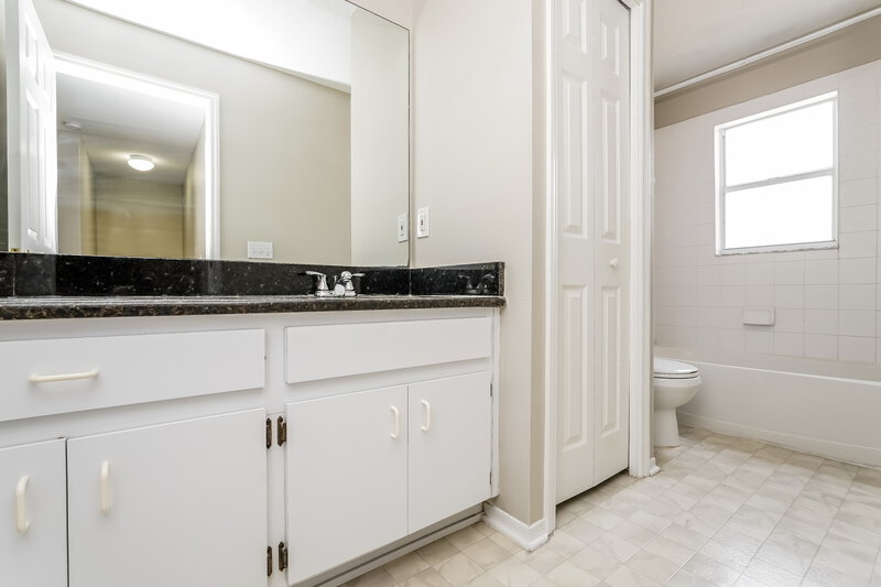 2,350/Mo, 9862 Morris Glen Way Temple Terrace, FL 33637 Bathroom View