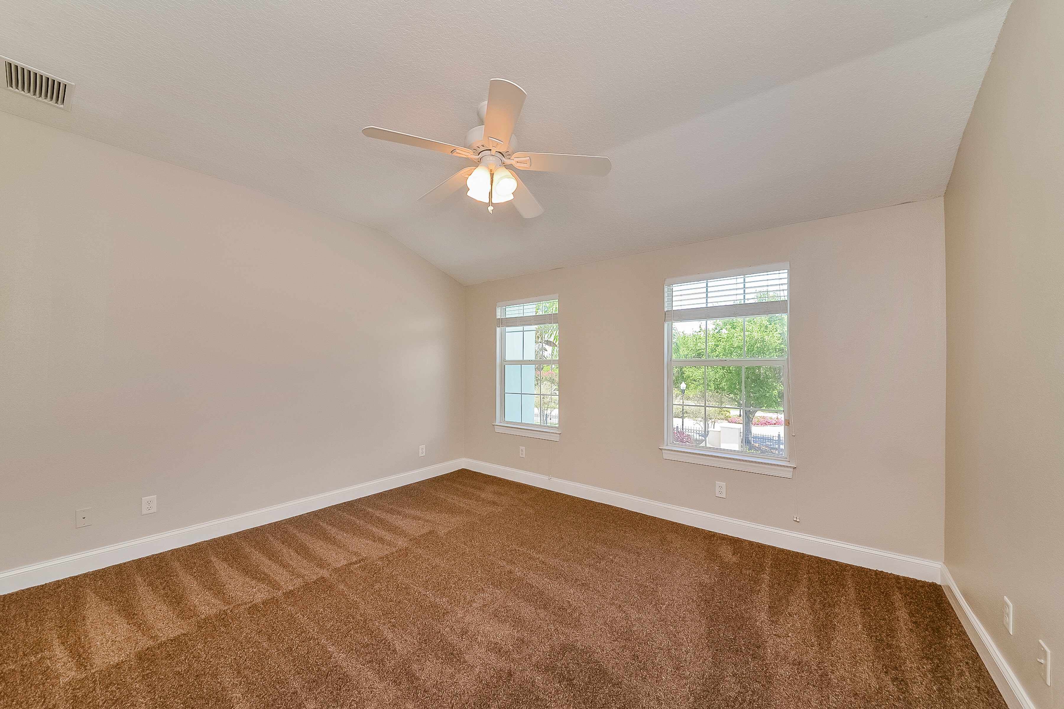 2,890/Mo, 204 Aberdeen Pond Dr Apollo Beach, FL 33572 Bedroom View