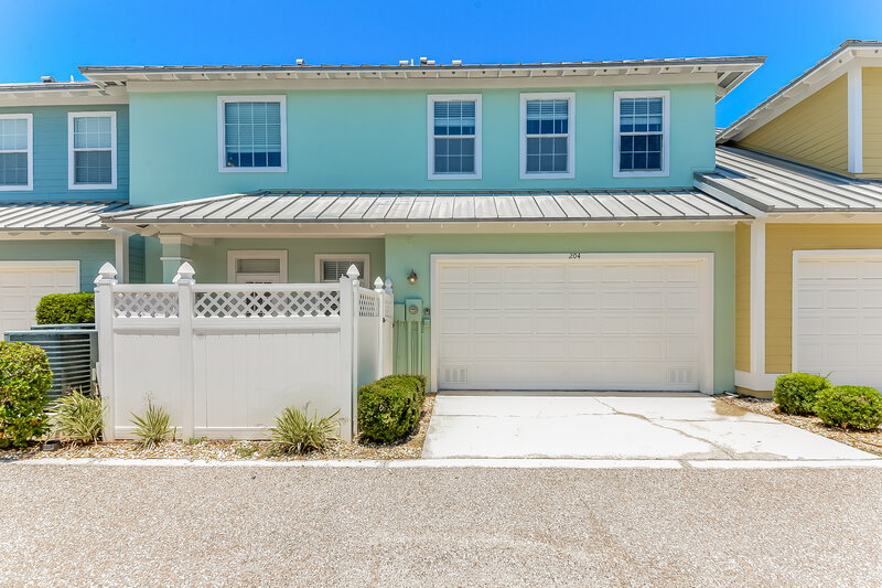 2,890/Mo, 204 Aberdeen Pond Dr Apollo Beach, FL 33572 Rear View