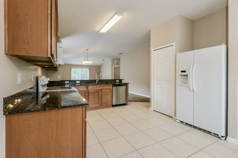 2,270/Mo, 4018 Constantine Loop Wesley Chapel, FL 33543 Kitchen View
