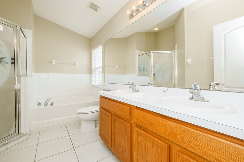 2,255/Mo, 13532 Fladgate Mark Dr Riverview, FL 33579 Main Bathroom View