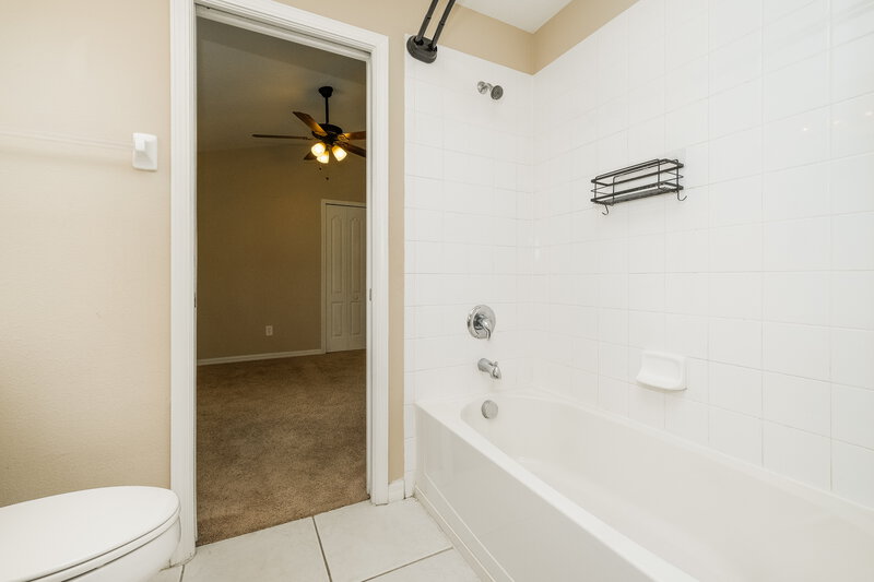 2,255/Mo, 13532 Fladgate Mark Dr Riverview, FL 33579 Bathroom View