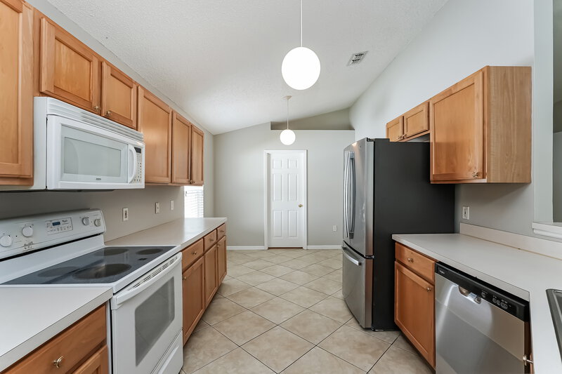 2,435/Mo, 19228 Wood Sage Dr Tampa, FL 33647 Kitchen View 2