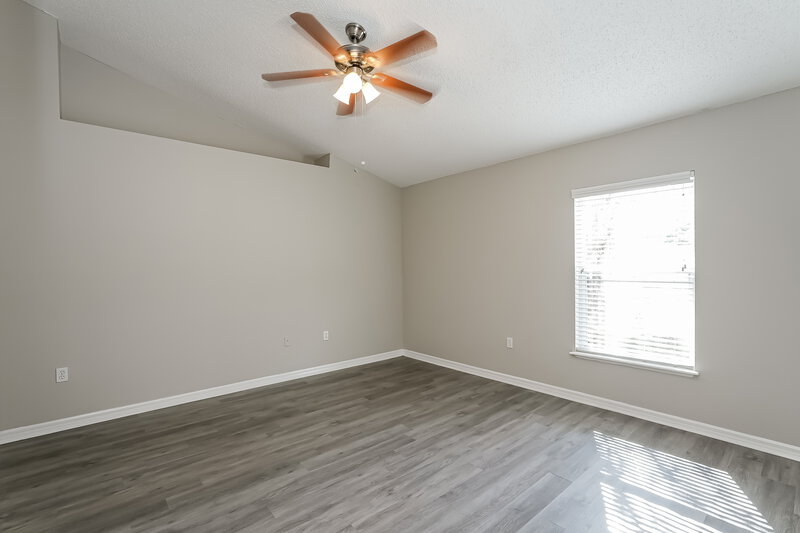 2,435/Mo, 19228 Wood Sage Dr Tampa, FL 33647 Main Bedroom View