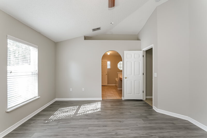 2,435/Mo, 19228 Wood Sage Dr Tampa, FL 33647 Main Bedroom View 2