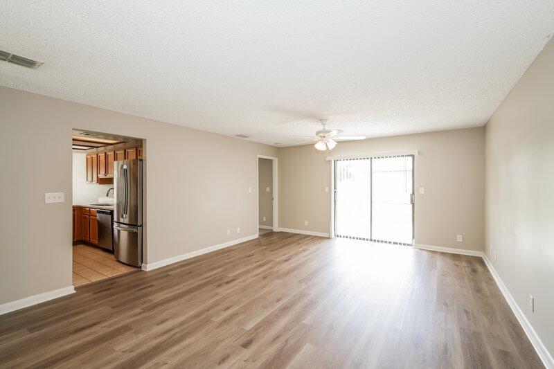 1,800/Mo, 23106 Mayfair Rd Land O Lakes, FL 34639 Living Room View 2