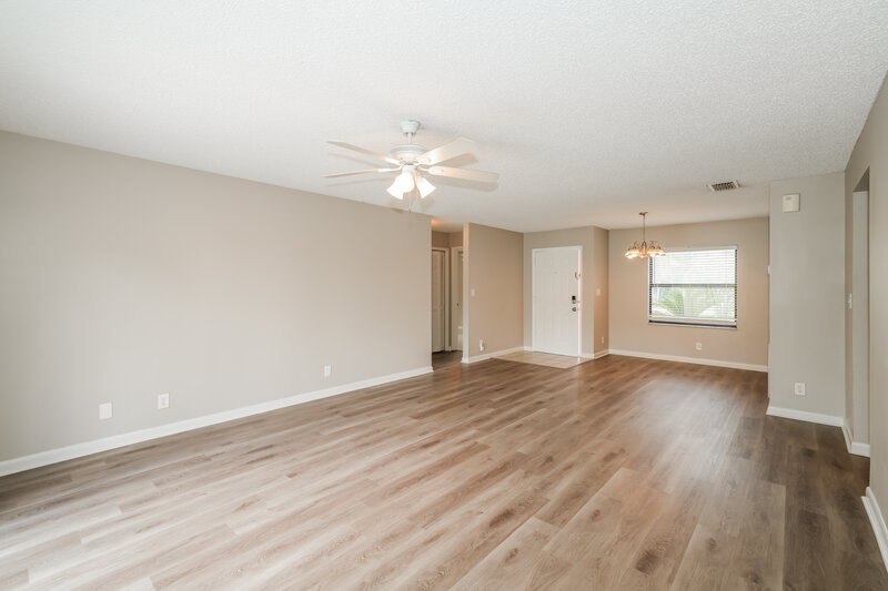1,800/Mo, 23106 Mayfair Rd Land O Lakes, FL 34639 Living Room View 3