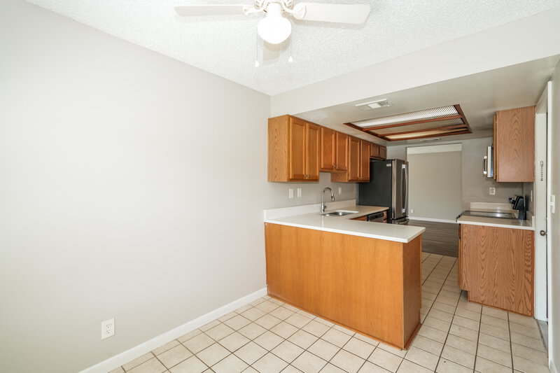 1,800/Mo, 23106 Mayfair Rd Land O Lakes, FL 34639 Dining Room View