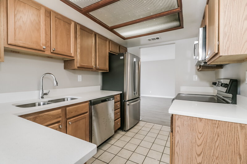 2,235/Mo, 23106 Mayfair Rd Land O Lakes, FL 34639 Kitchen View
