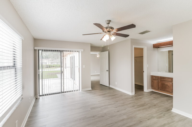 2,235/Mo, 23106 Mayfair Rd Land O Lakes, FL 34639 Main Bedroom View