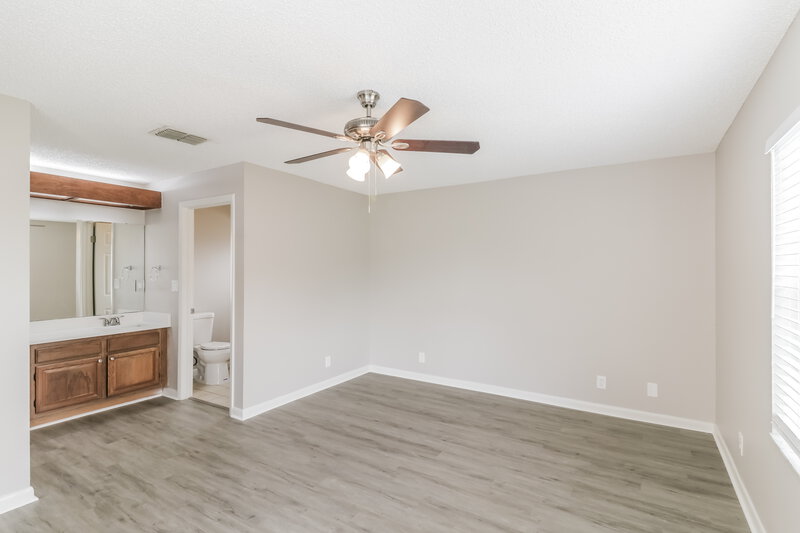 2,235/Mo, 23106 Mayfair Rd Land O Lakes, FL 34639 Main Bedroom View 2