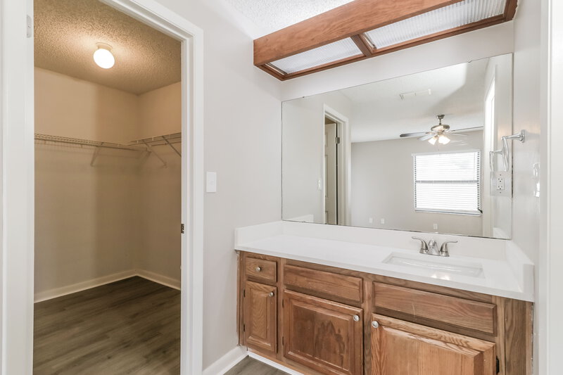 2,235/Mo, 23106 Mayfair Rd Land O Lakes, FL 34639 Main Bathroom View