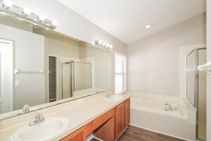 2,645/Mo, 1101 Rolling Stone Run Odessa, FL 33556 Main Bathroom View