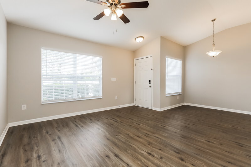 3,540/Mo, 4422 Tina Ln Plant City, FL 33563 Living Room View 3