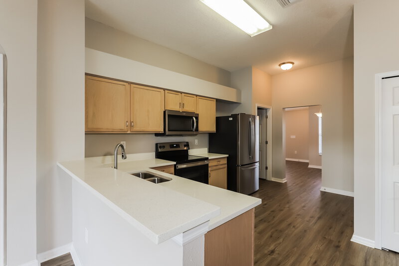 3,540/Mo, 4422 Tina Ln Plant City, FL 33563 Kitchen View 2