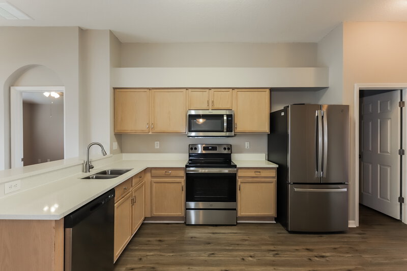 3,540/Mo, 4422 Tina Ln Plant City, FL 33563 Kitchen View 3