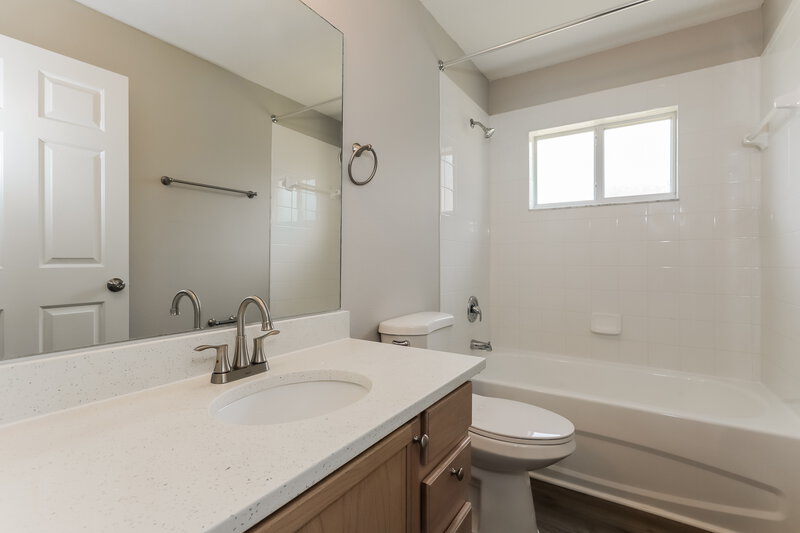 3,540/Mo, 4422 Tina Ln Plant City, FL 33563 Bathroom View