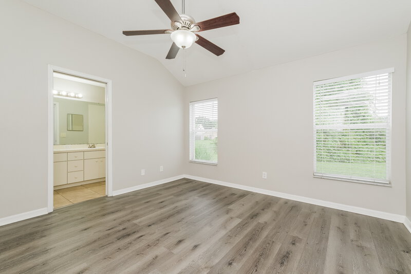 2,065/Mo, 7546 Oxford Garden Cir Apollo Beach, FL 33572 Main Bedroom View