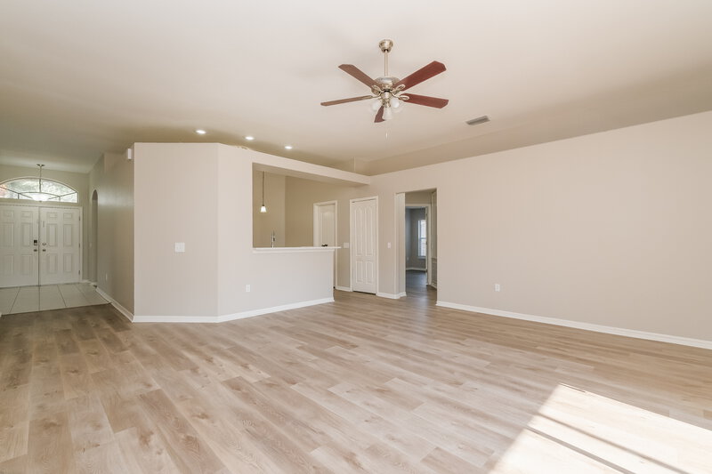 2,870/Mo, 3720 Hollow Wood Dr Valrico, FL 33596 Living Room View 2