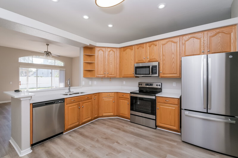 2,870/Mo, 3720 Hollow Wood Dr Valrico, FL 33596 Kitchen View