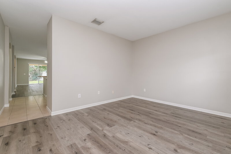 1,995/Mo, 10337 Celtic Ash Dr Ruskin, FL 33573 Living Room View 2