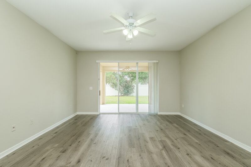 1,995/Mo, 10337 Celtic Ash Dr Ruskin, FL 33573 Living Room View 4
