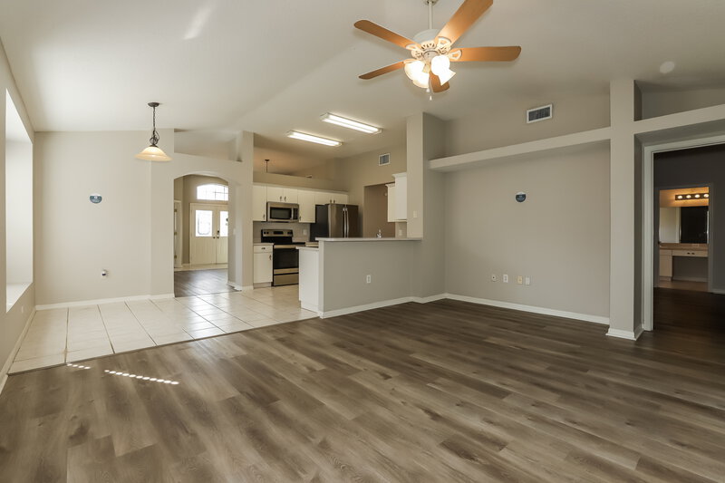 2,660/Mo, 10808 Windbury Way Riverview, FL 33569 Living Room View