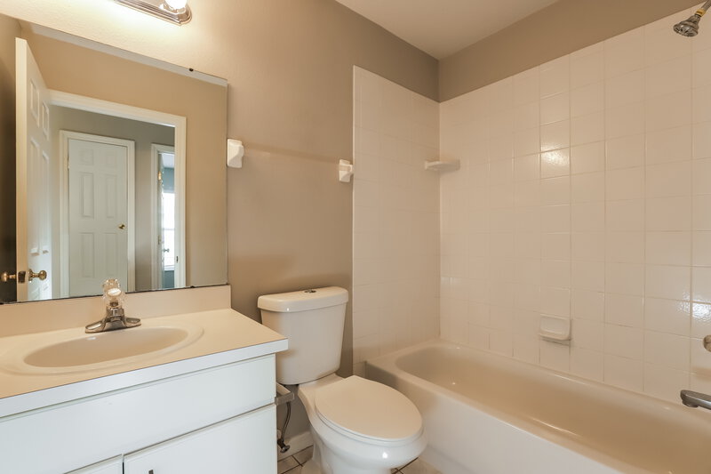 2,660/Mo, 10808 Windbury Way Riverview, FL 33569 Bathroom View
