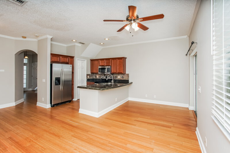 2,455/Mo, 740 Vallance Way NE Saint Petersburg, FL 33716 Living Room View 2