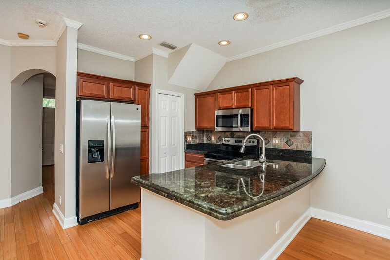 2,455/Mo, 740 Vallance Way NE Saint Petersburg, FL 33716 Kitchen View