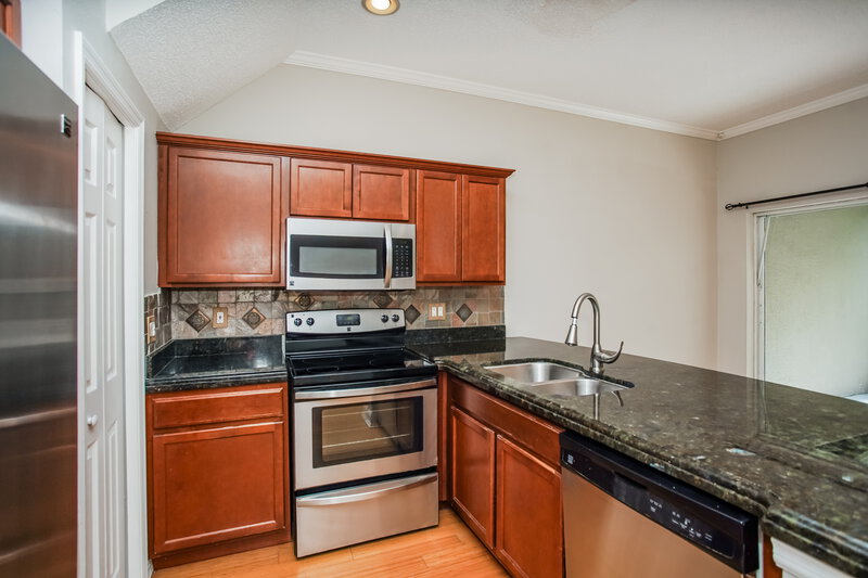 2,455/Mo, 740 Vallance Way NE Saint Petersburg, FL 33716 Kitchen View 2