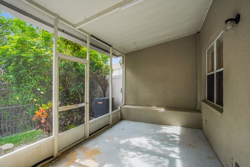 2,455/Mo, 740 Vallance Way NE Saint Petersburg, FL 33716 Sun Room View