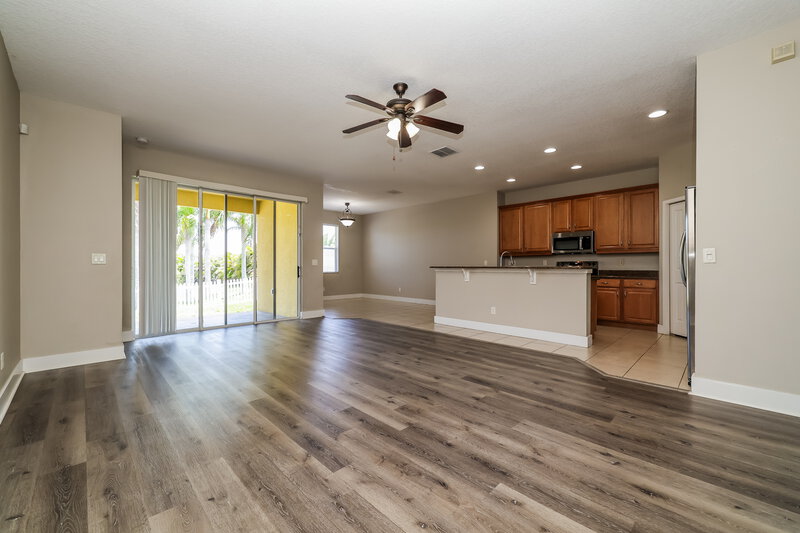 2,160/Mo, 569 Bimini Bay Blvd Apollo Beach, FL 33572 Living Room View 2
