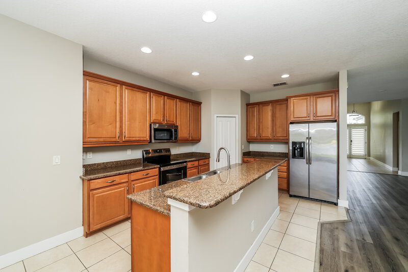 2,160/Mo, 569 Bimini Bay Blvd Apollo Beach, FL 33572 Kitchen View