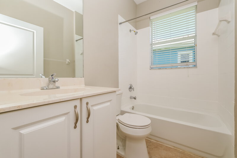 3,540/Mo, 569 Bimini Bay Blvd Apollo Beach, FL 33572 Bathroom View