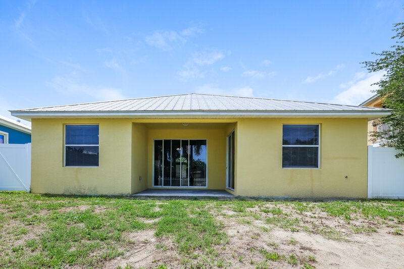 2,160/Mo, 569 Bimini Bay Blvd Apollo Beach, FL 33572 Rear View