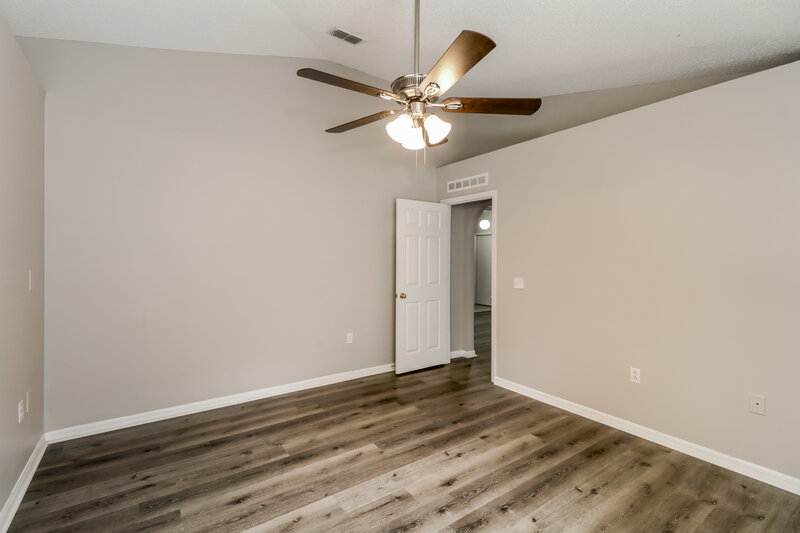 1,775/Mo, 30220 Birdhouse Dr Zephyrhills, FL 33545 Main Bedroom View 2