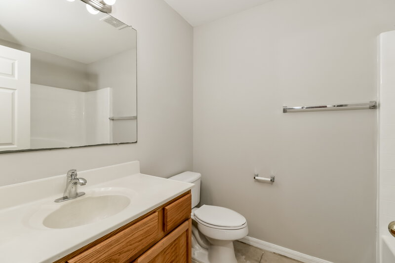 1,775/Mo, 30220 Birdhouse Dr Zephyrhills, FL 33545 Bathroom View