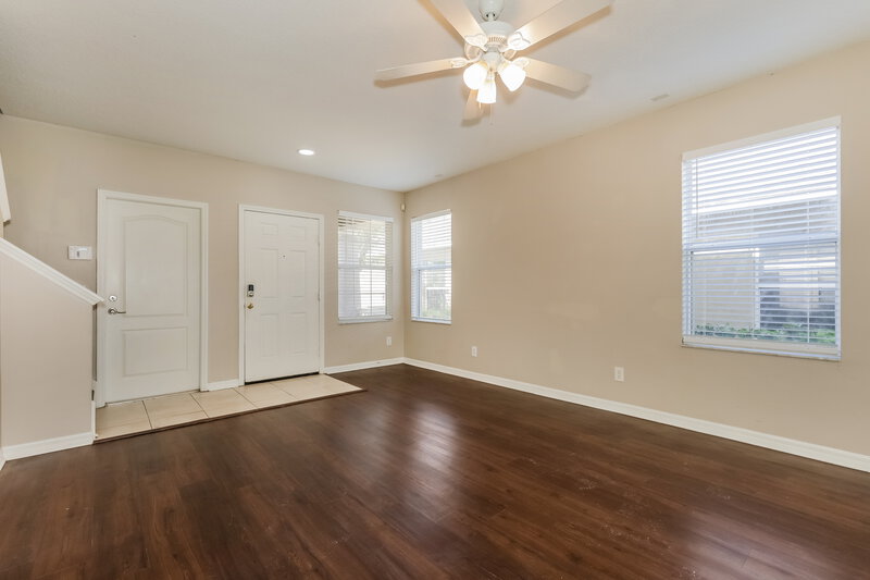 2,290/Mo, 1405 Marsh Wood Dr Seffner, FL 33584 Living Room View