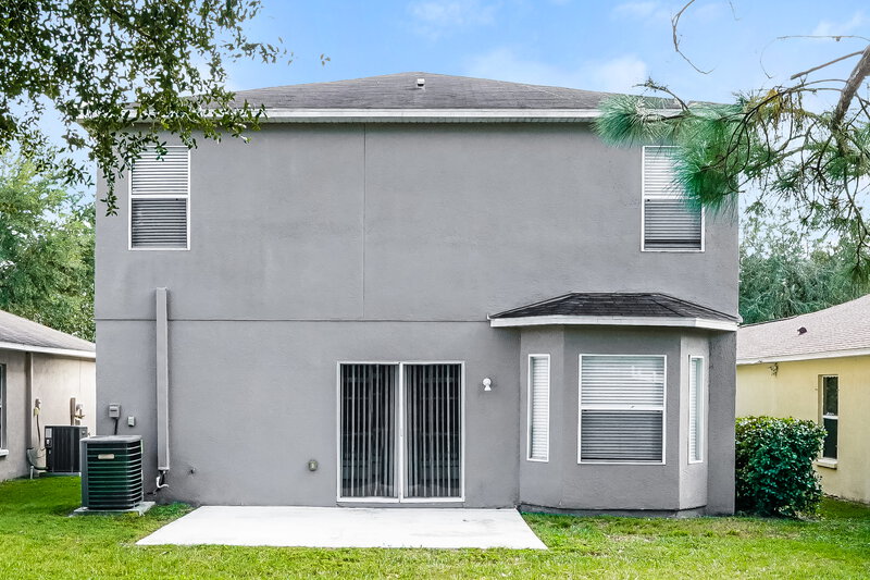 2,500/Mo, 1405 Marsh Wood Dr Seffner, FL 33584 Rear View