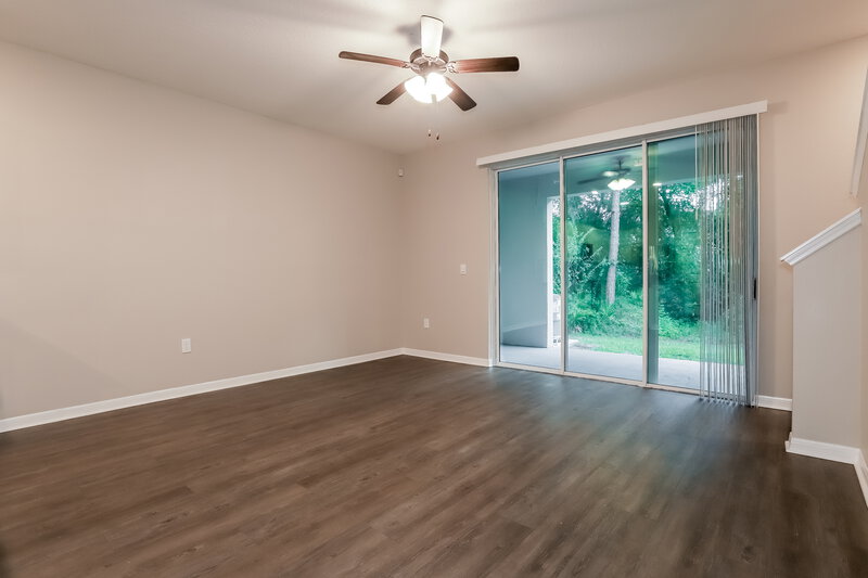 2,050/Mo, 9765 Bayard Brook Ct Gibsonton, FL 33534 Living Room View 3