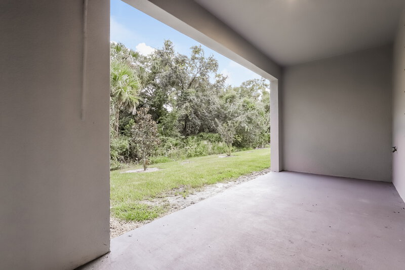 2,050/Mo, 9765 Bayard Brook Ct Gibsonton, FL 33534 Backyard View