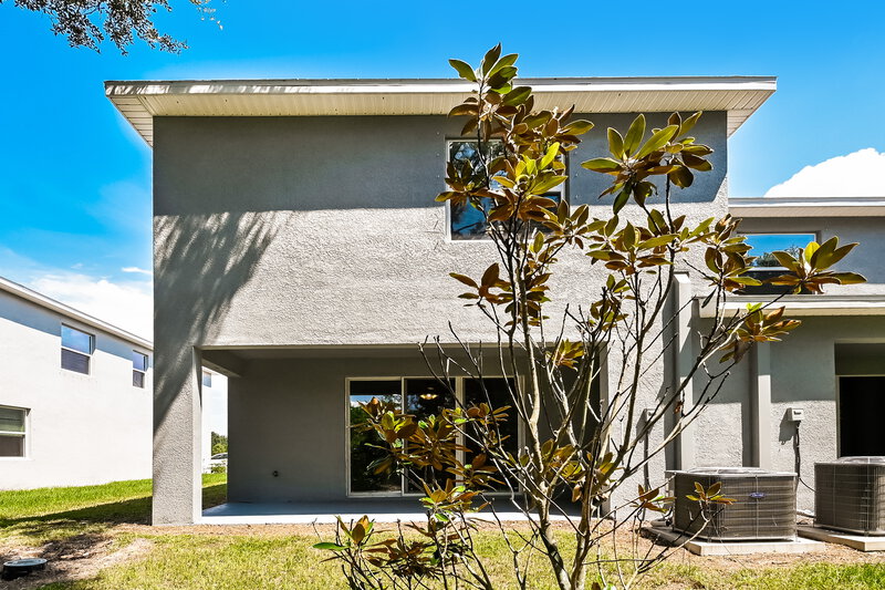 2,280/Mo, 9781 Bayard Brook Ct Gibsonton, FL 33534 Rear View