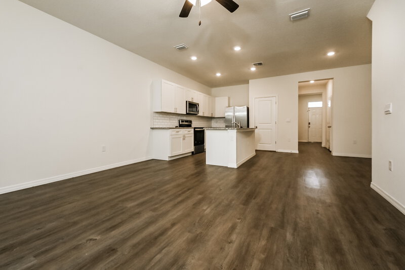 2,050/Mo, 9783 Bayard Brook Ct Gibsonton, FL 33534 Living Room View