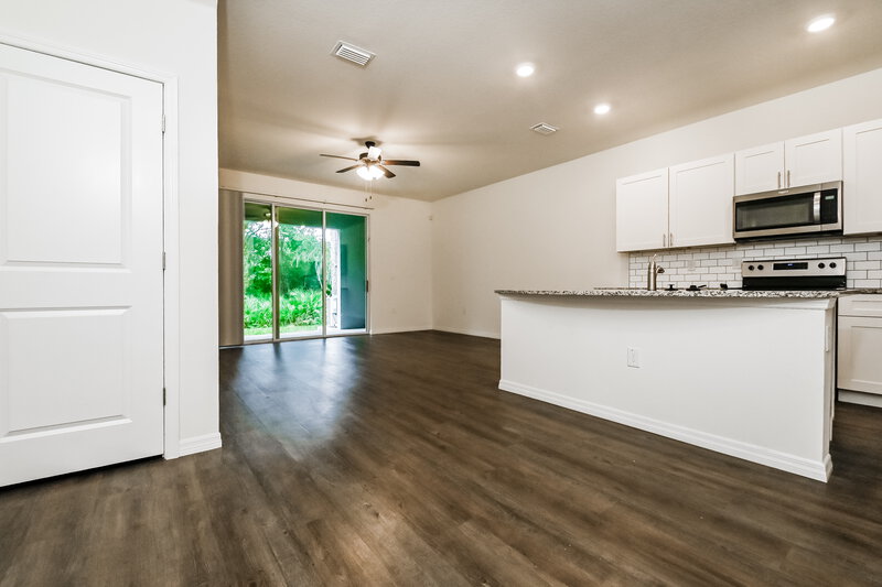 2,050/Mo, 9783 Bayard Brook Ct Gibsonton, FL 33534 Living Room View 2